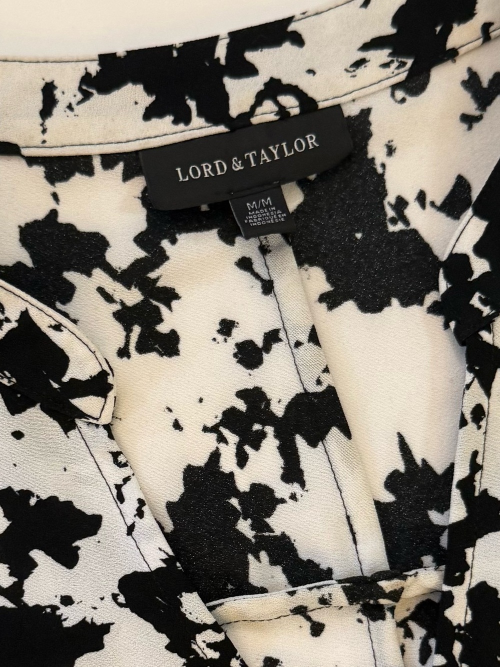 Lord & Taylor Black & White Abstract Splatter Batwing Blouse Size M - Picture 3 of 6